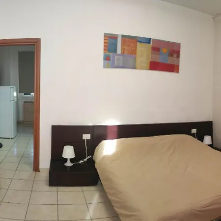 Bilocale Apartment Milan